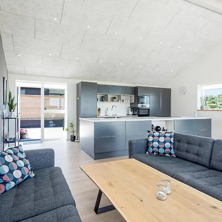 Three-bedroom In Saby Semesterbostad