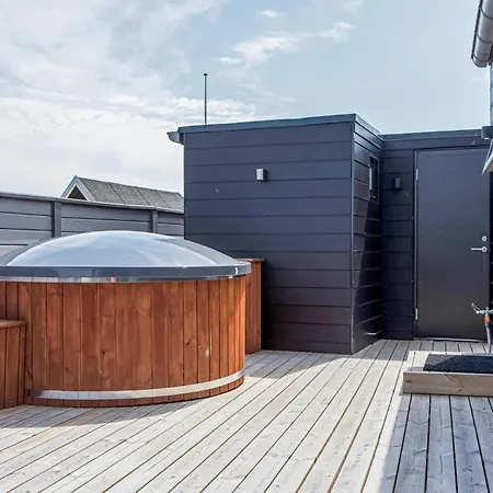 Three-bedroom In Saby *