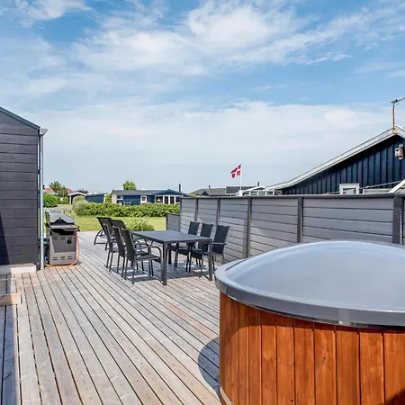 Three-bedroom In Saby